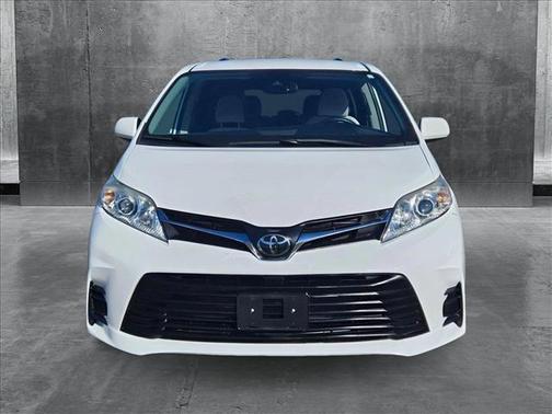 2020 Toyota Sienna LE