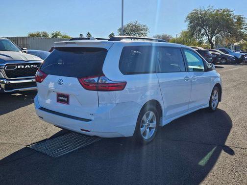 2020 Toyota Sienna LE