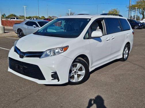 2020 Toyota Sienna LE