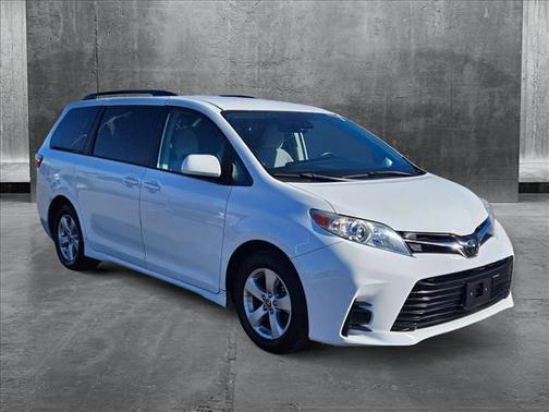 2020 Toyota Sienna LE