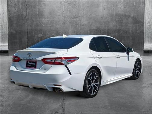 2020 Toyota Camry SE