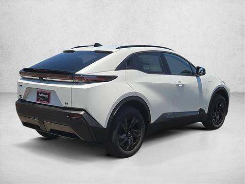 Wind Chill Pearl 2026 Toyota C-HR SE