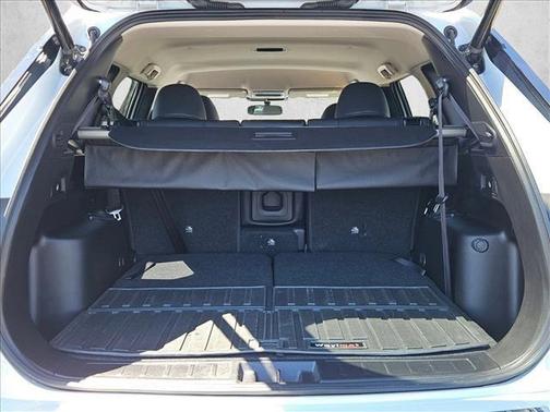 White Diamond 2024 Mitsubishi Outlander SE