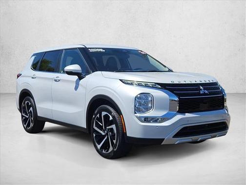 White Diamond 2024 Mitsubishi Outlander SE