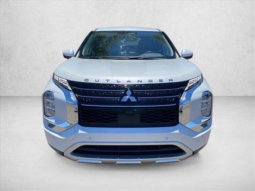 White Diamond 2024 Mitsubishi Outlander SE