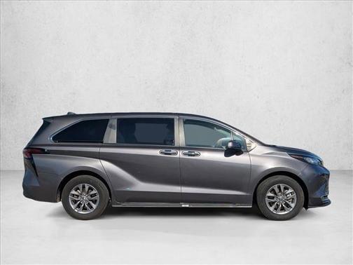 2023 Toyota Sienna XLE 7 Passenger