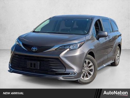 2023 Toyota Sienna XLE 7 Passenger