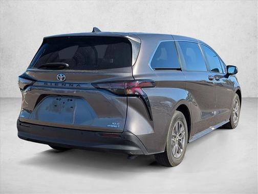 2023 Toyota Sienna XLE 7 Passenger