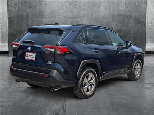 2022 Toyota RAV4 Hybrid XLE