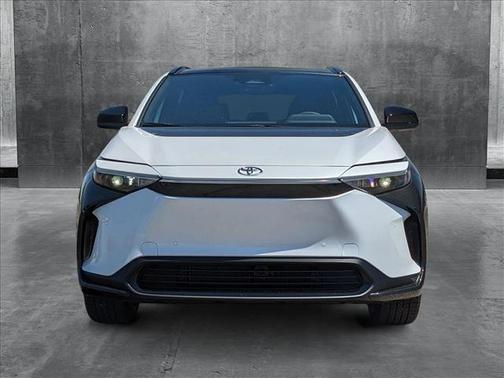 2025 Toyota bZ4X XLE
