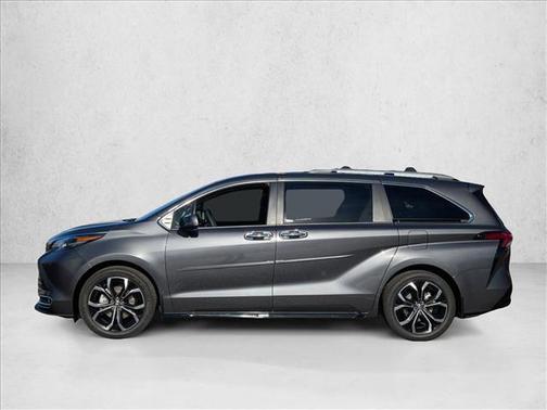 2025 Toyota Sienna Platinum