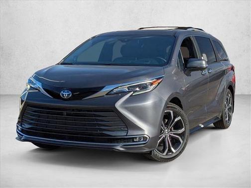 2025 Toyota Sienna Platinum