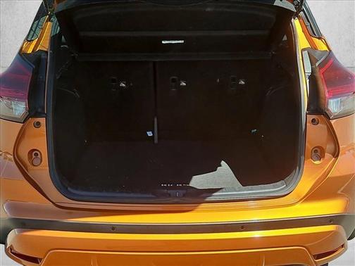 Monarch Orange/Super Black 2021 Nissan Kicks SR