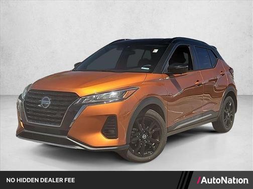 Monarch Orange/Super Black 2021 Nissan Kicks SR