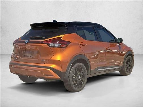 Monarch Orange/Super Black 2021 Nissan Kicks SR