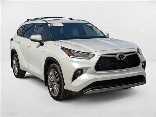 2022 Toyota Highlander Platinum
