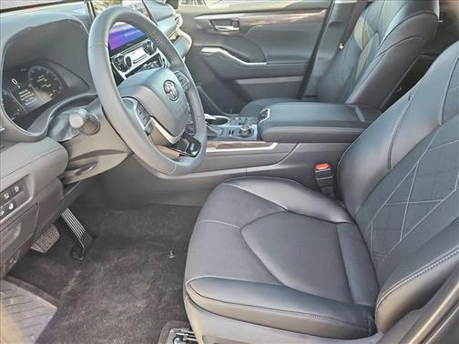 Wind Chill Pearl 2026 Toyota Highlander Platinum