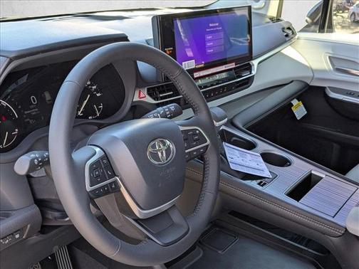2025 Toyota Sienna XLE