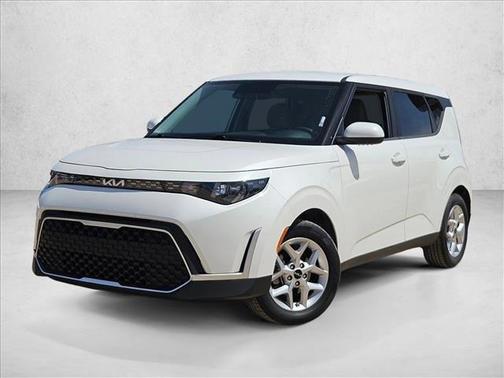 Snow White Pearl 2023 Kia Soul LX