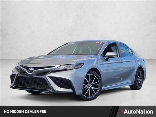 Celestial Silver Metallic 2024 Toyota Camry SE