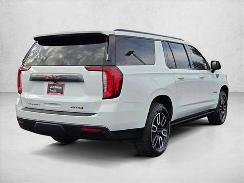 2021 GMC Yukon XL 4WD AT4