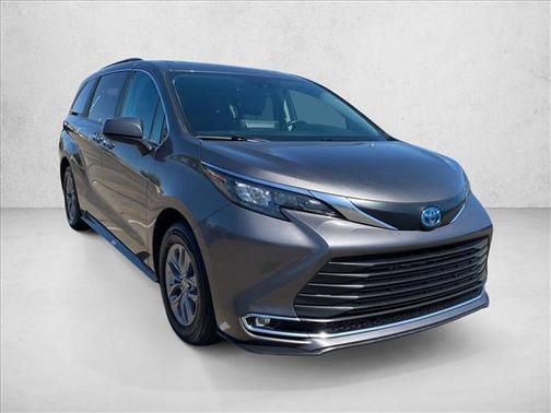 Predawn Gray Mica 2024 Toyota Sienna XLE