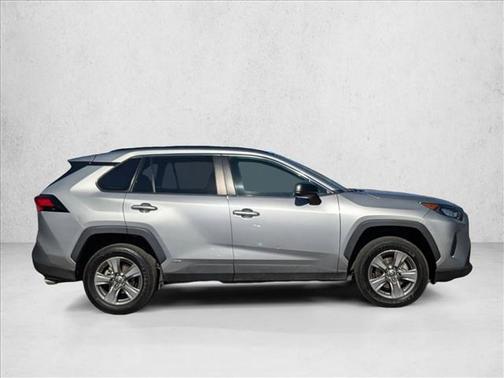 2022 Toyota RAV4 Hybrid LE