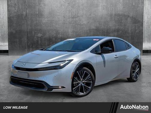 2025 Toyota Prius XLE