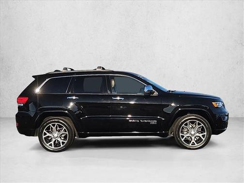 Diamond Black Crystal Pearlcoat 2020 Jeep Grand Cherokee Overland