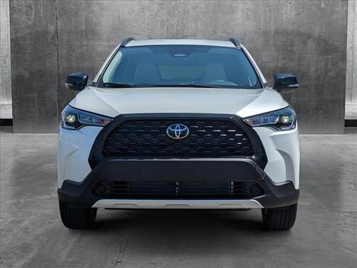 2025 Toyota Corolla Cross LE