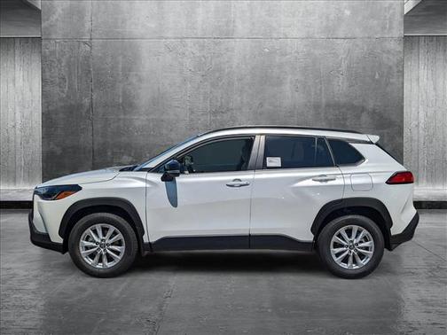 2025 Toyota Corolla Cross LE
