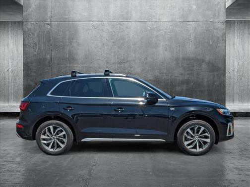 2022 Audi Q5 45 S line Premium Plus