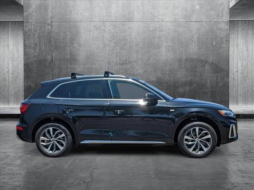 2022 Audi Q5 45 S line Premium Plus
