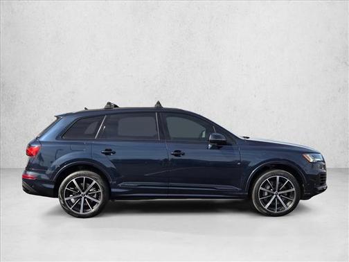 2023 Audi Q7 55 Premium Plus