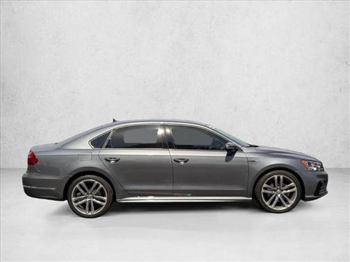 2018 Volkswagen Passat 2.0T R-Line