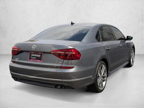 2018 Volkswagen Passat 2.0T R-Line