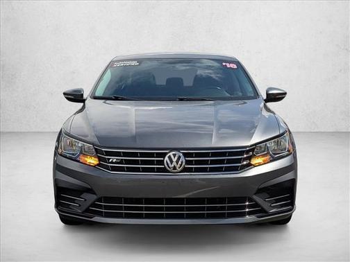 2018 Volkswagen Passat 2.0T R-Line