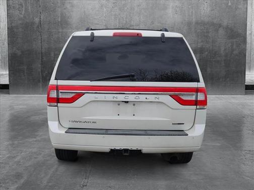 2016 Lincoln Navigator Select