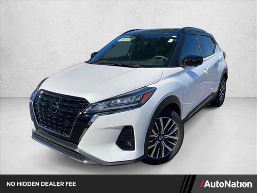 Aspen White/Super Black 2021 Nissan Kicks SR
