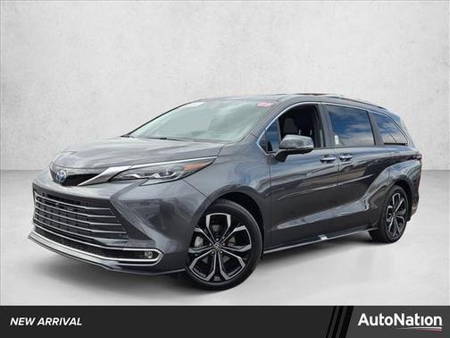 2025 Toyota Sienna Platinum