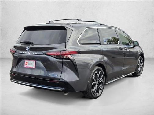 2025 Toyota Sienna Platinum