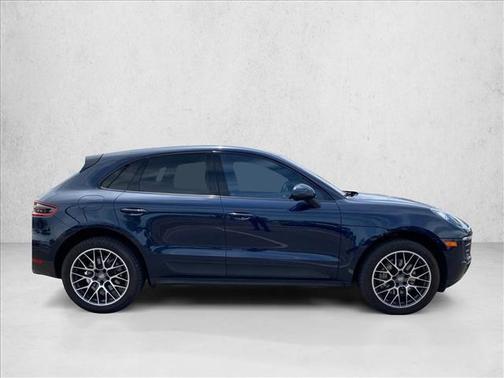 Night Blue Metallic 2018 Porsche Macan Macan