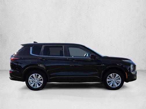Black 2025 Mitsubishi Outlander ES 2.5 S-AWC