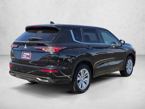 Black 2025 Mitsubishi Outlander ES 2.5 S-AWC