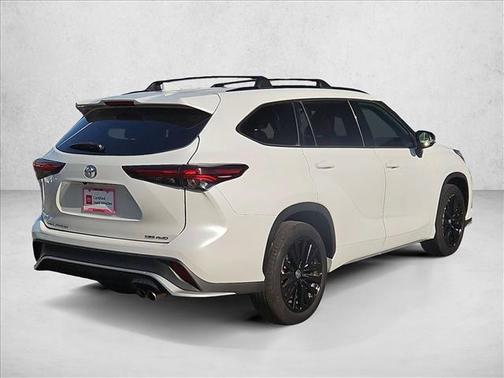 Wind Chill Pearl 2024 Toyota Highlander XSE