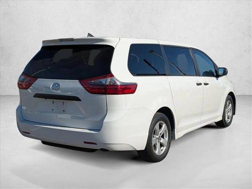 2020 Toyota Sienna SE