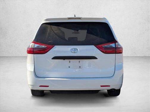 2020 Toyota Sienna SE