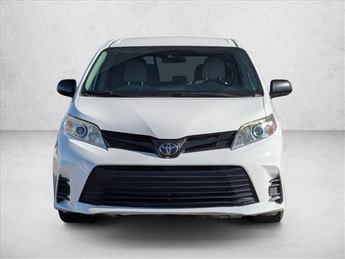 2020 Toyota Sienna SE