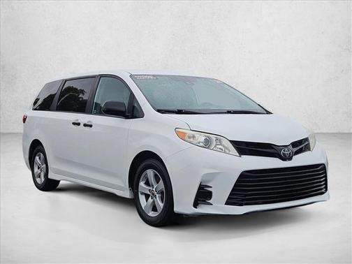 2020 Toyota Sienna SE