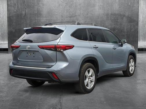 2023 Toyota Highlander LE